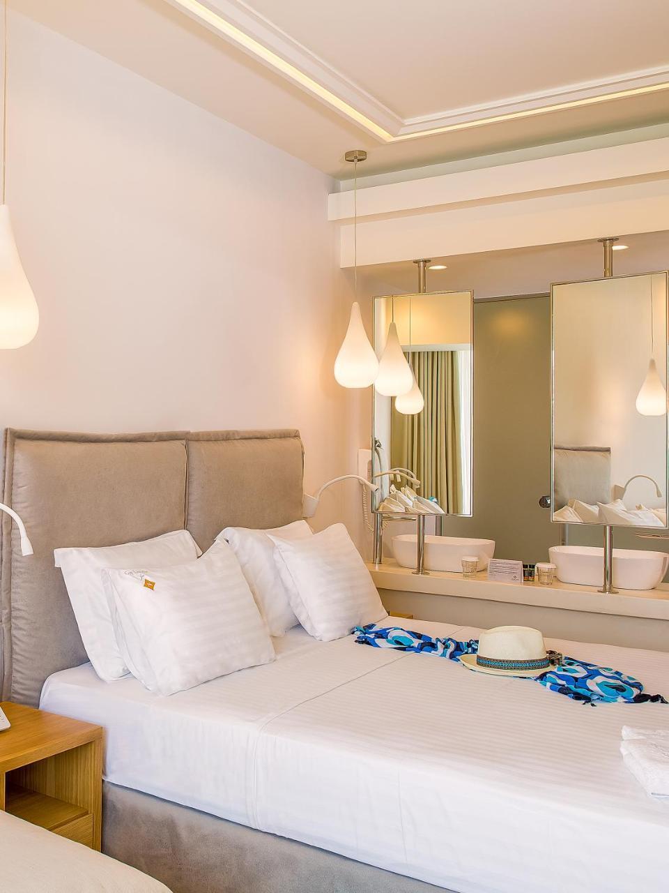 Samian Mare Hotel, Suites & Spa Karlovassi Exterior photo