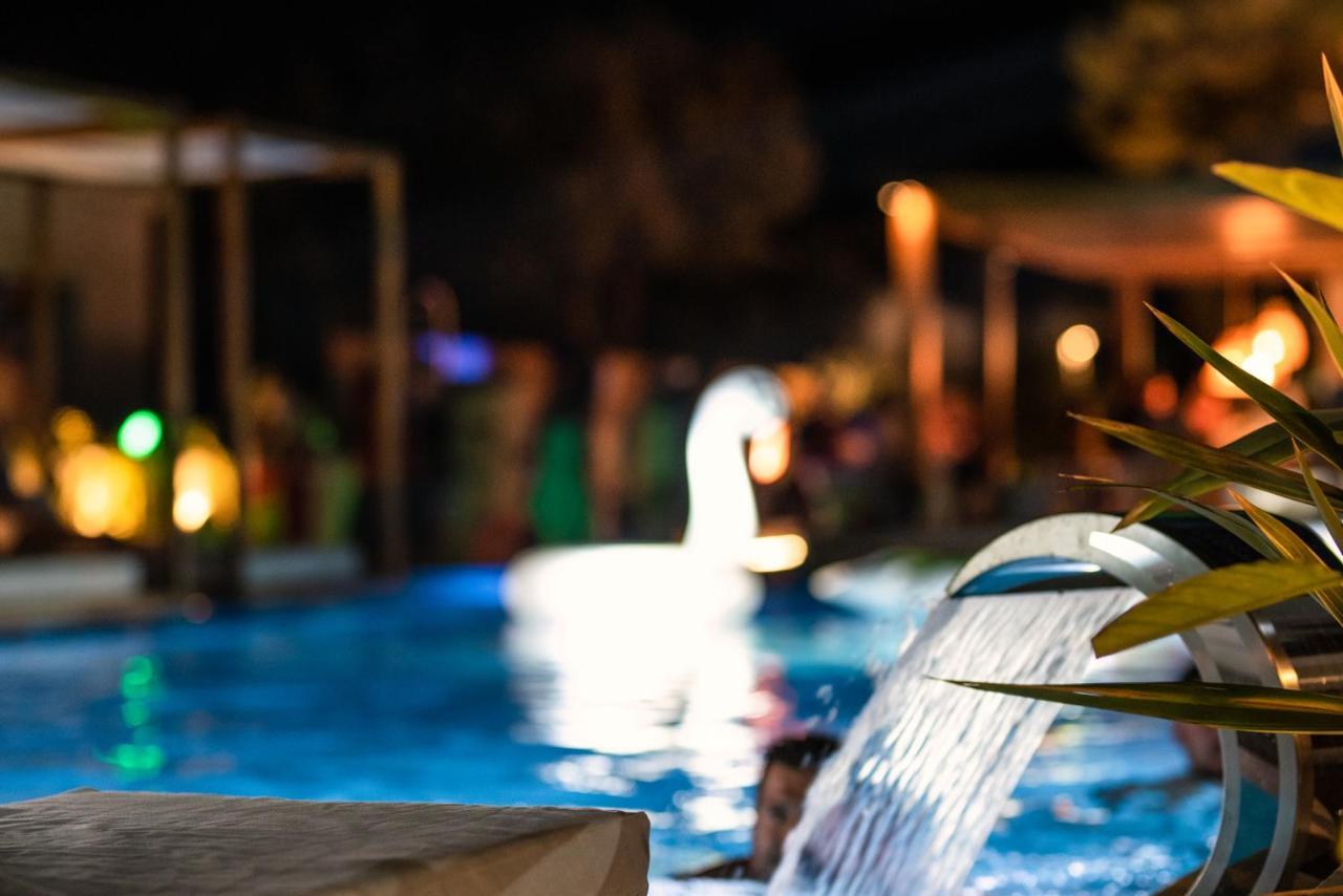 Samian Mare Hotel, Suites & Spa Karlovassi Exterior photo
